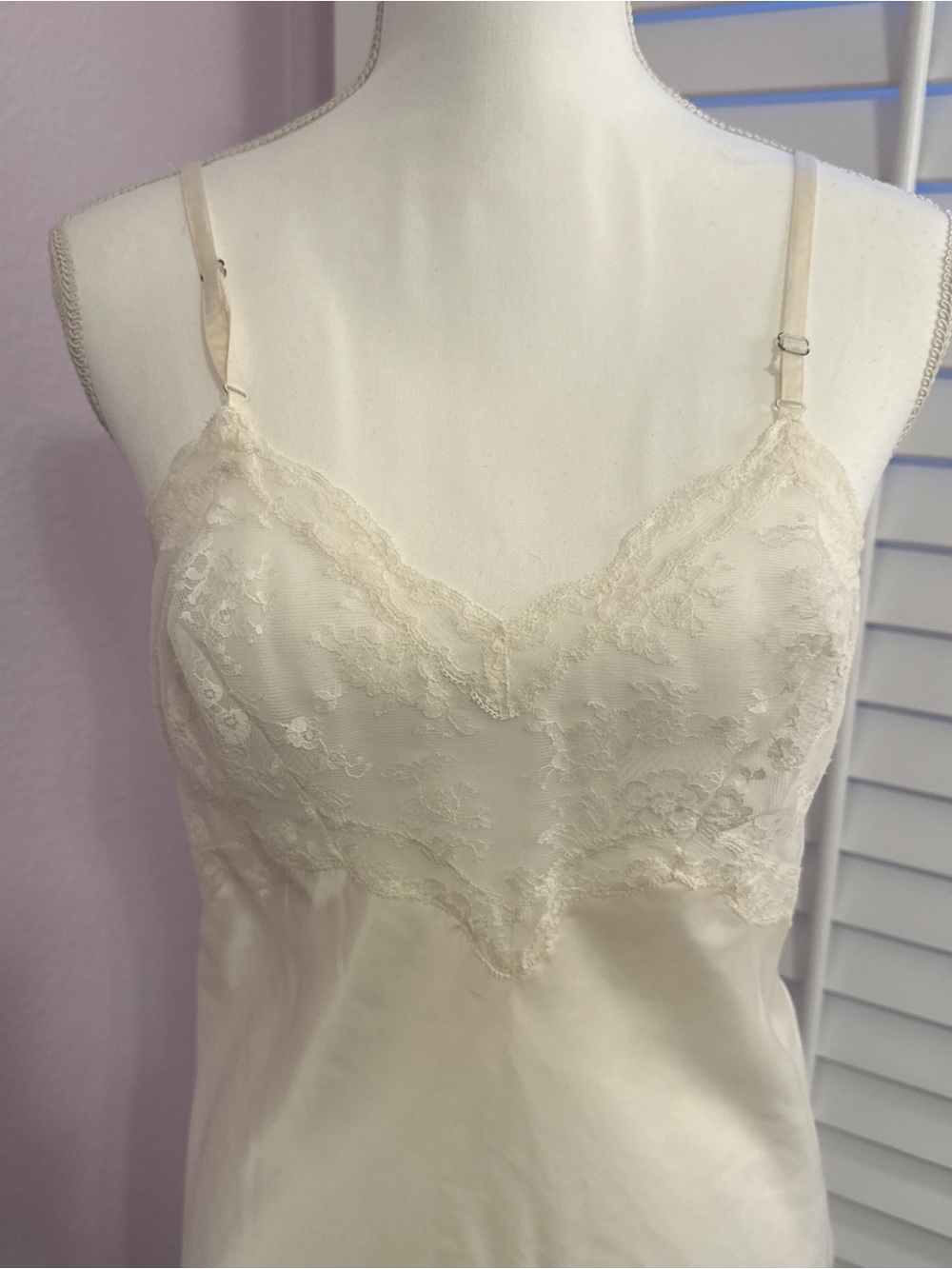 Lace-Trim Satin Chemise in Cream